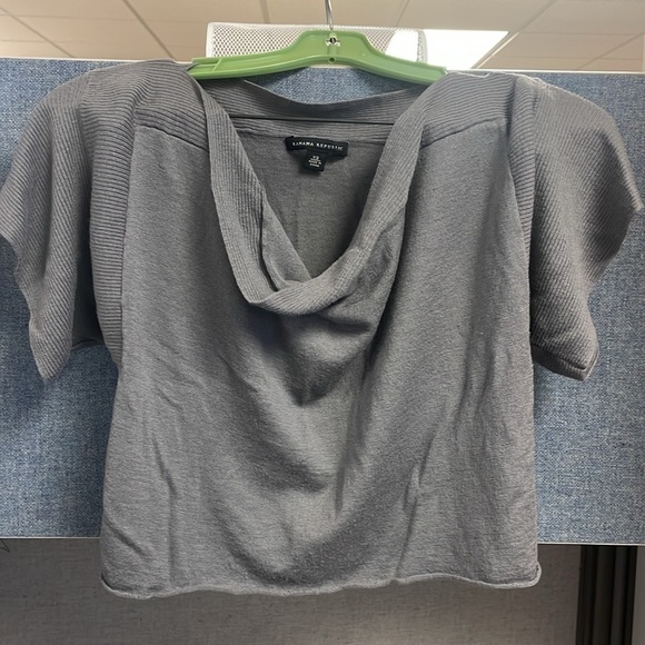 Gray cropped lightweight sweater - Picture 1 of 6